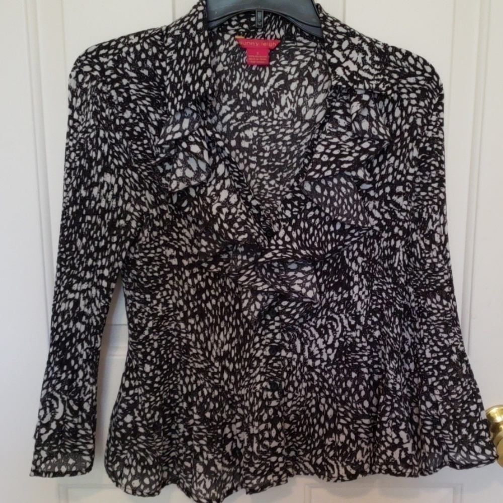 Sunny Leigh Black and White Ruffle Top NWOT